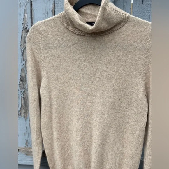 Avellini 100% Cashmere Sweater Women’s Medium Beige Long Sleeve Cowl Neck Luxury - Picture 5 of 7